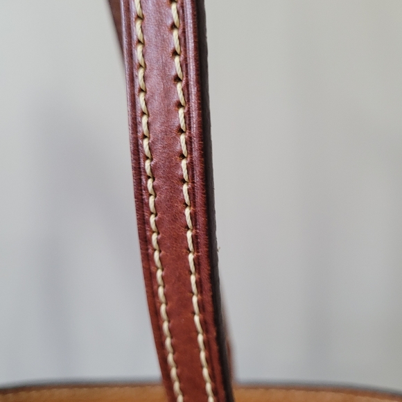 Dooney and Bourke shoulder tote bag - Picture 4 of 12